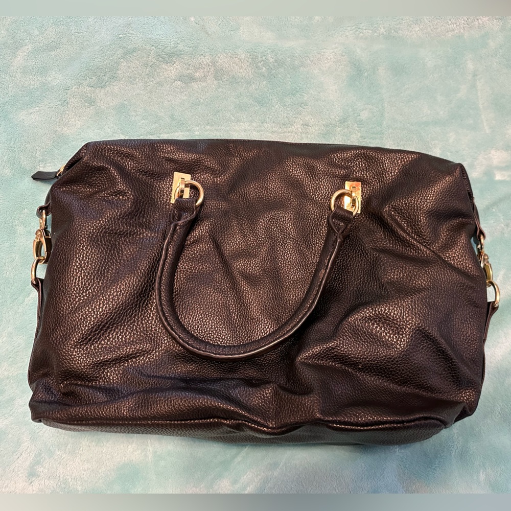 Medium black purse